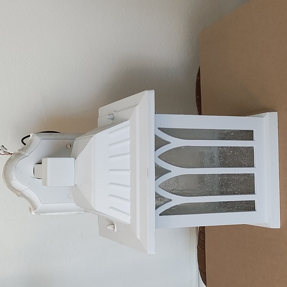 Patriot Lighting Outdoor seeded glass light fixture - Picture 1 of 6